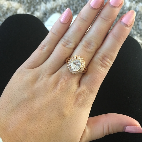 Brilliant White Topaz and Zircon Studded Gold Ring - Picture 3 of 7